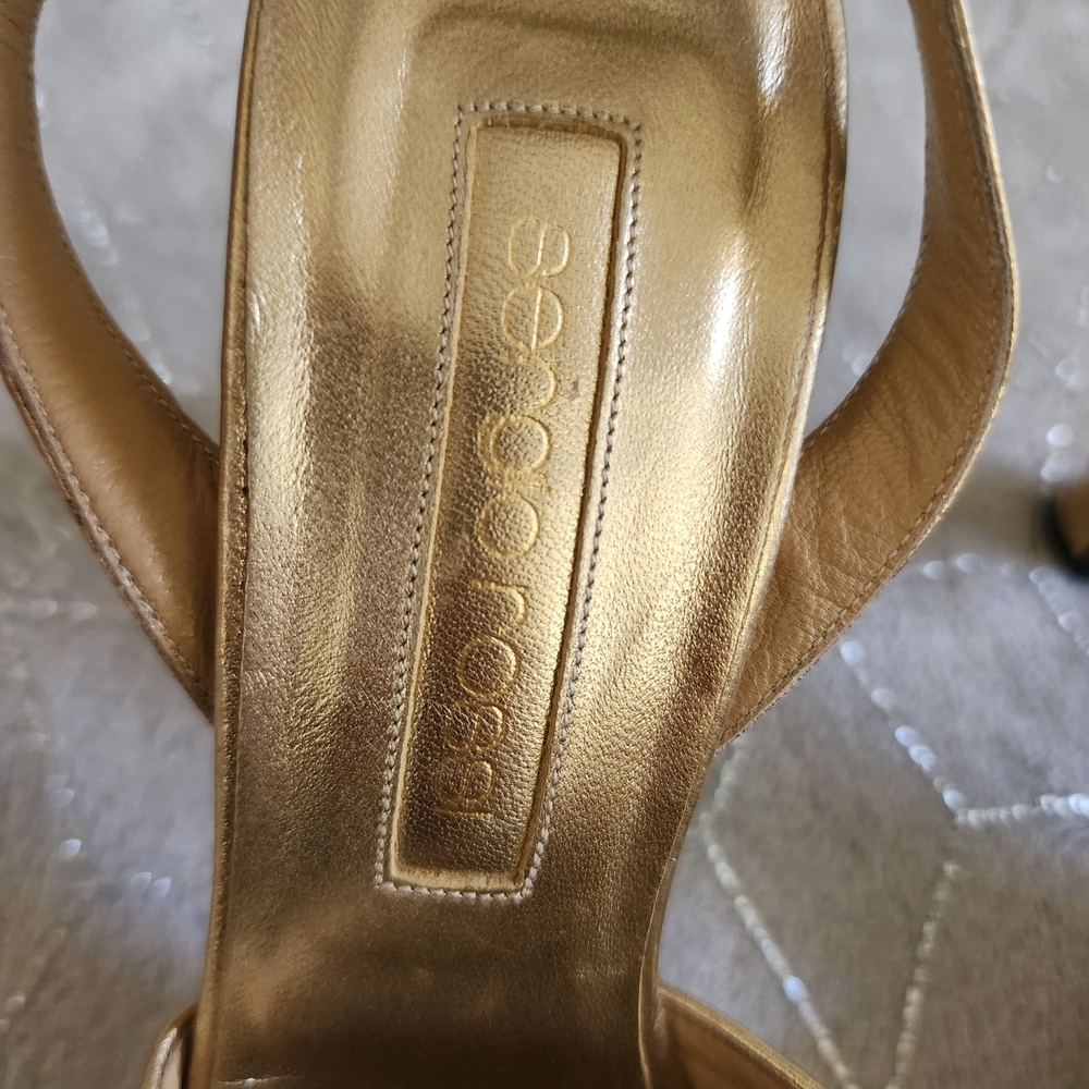 SERGIO ROSSI | Metallic Goldtone Heels - Picture 4 of 14